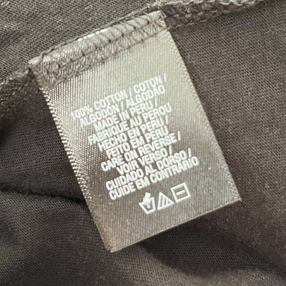 Bundle of two 100% Cotton Animal Print Tees - Picture 9 of 16